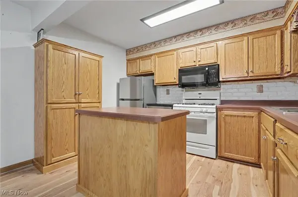 7436 Sugartree DR, Youngstown, OH 44512