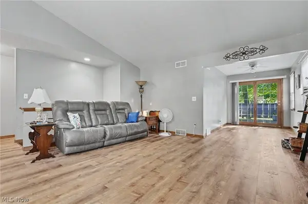 17 Harneds LNDG, Cortland, OH 44410
