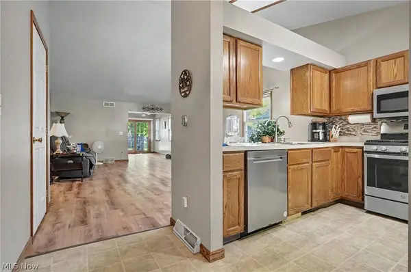 17 Harneds LNDG, Cortland, OH 44410