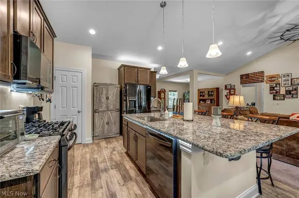 4331 Palmyra RD, Lordstown, OH 44481