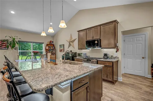 4331 Palmyra RD, Lordstown, OH 44481