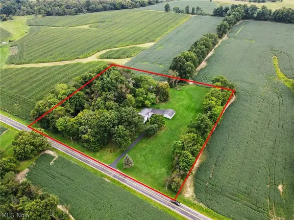 51117 Hadley RD, East Palestine, OH 44413