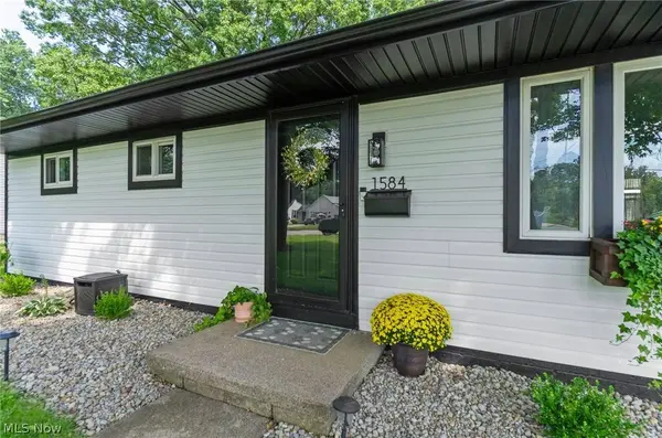 1584 Ridgewood DR, Salem, OH 44460