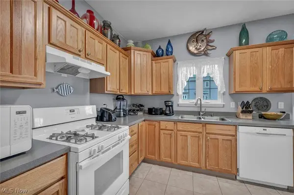 1909 Craig DR, Lake Milton, OH 44429