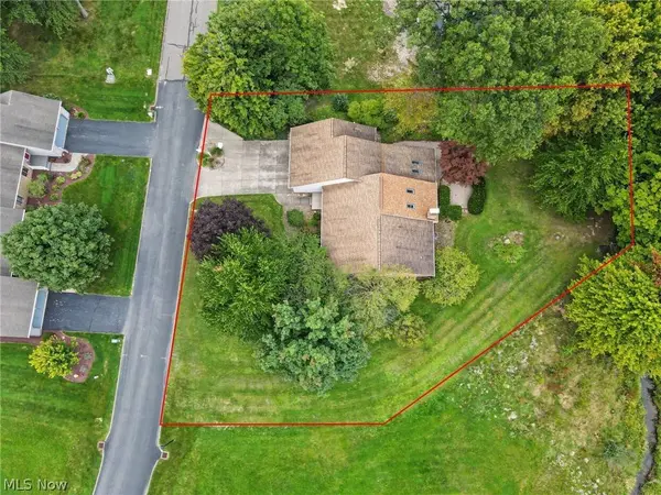 101 Golf DR, Cortland, OH 44410