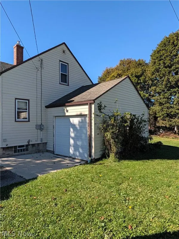 173 Como AVE, Struthers, OH 44471