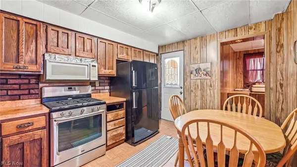 264 Valley DR, Youngstown, OH 44505