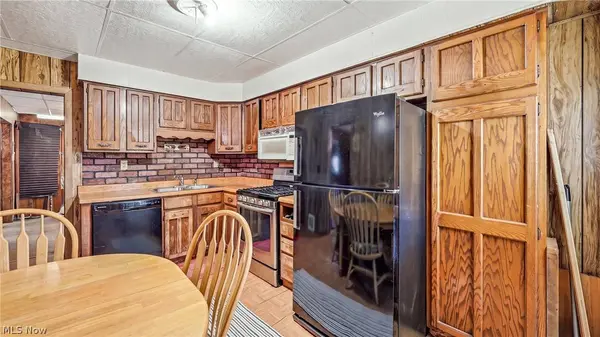 264 Valley DR, Youngstown, OH 44505