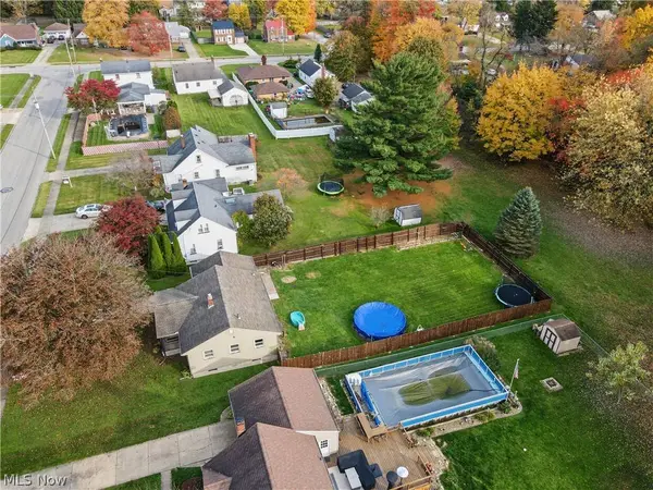 2835 Noel DR, Youngstown, OH 44509
