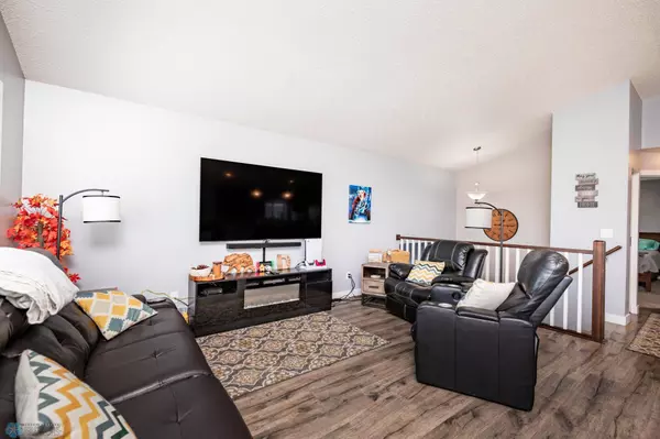 609 5th ST E, Horace, ND 58047