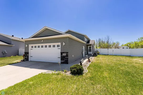 609 5th ST E, Horace, ND 58047