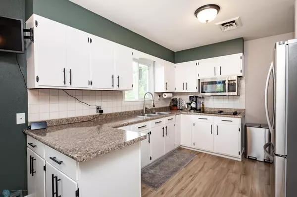 1625 14th AVE S, Fargo, ND 58103