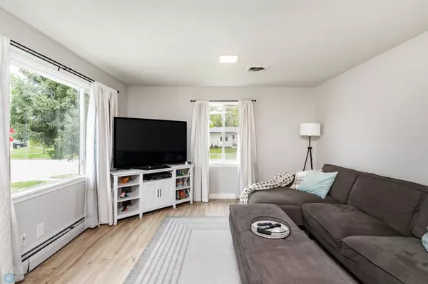 1625 14th AVE S, Fargo, ND 58103