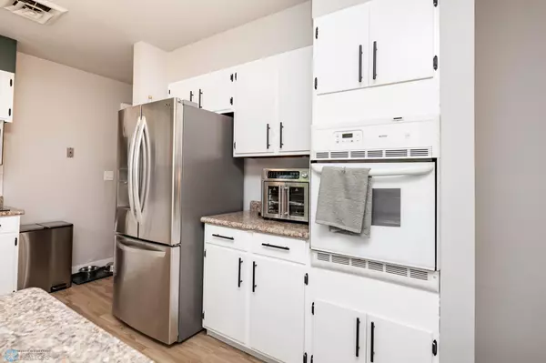 1625 14th AVE S, Fargo, ND 58103