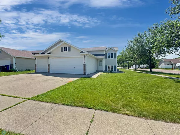 3134 35 1/2 AVE S, Fargo, ND 58104