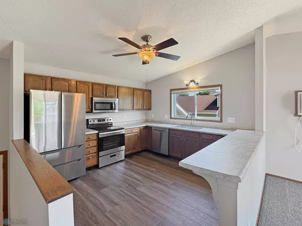 3134 35 1/2 AVE S, Fargo, ND 58104