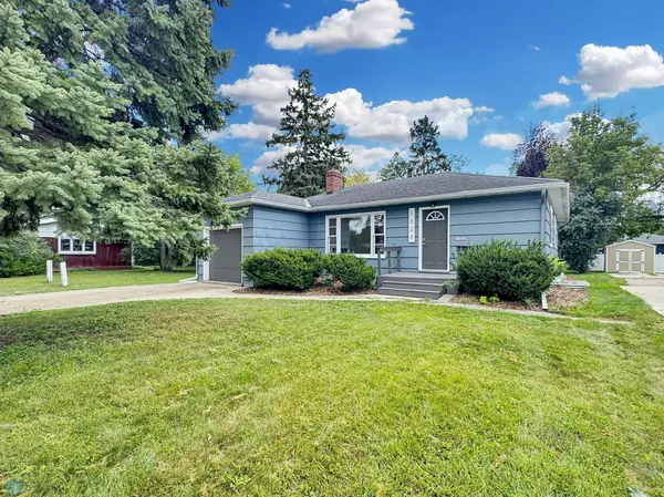 1323 10th AVE S, Moorhead, MN 56560