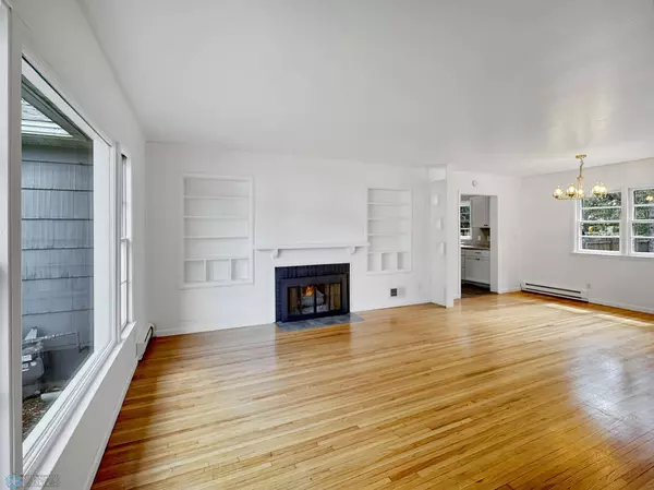 1323 10th AVE S, Moorhead, MN 56560