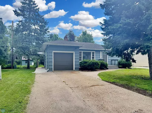 1323 10th AVE S, Moorhead, MN 56560