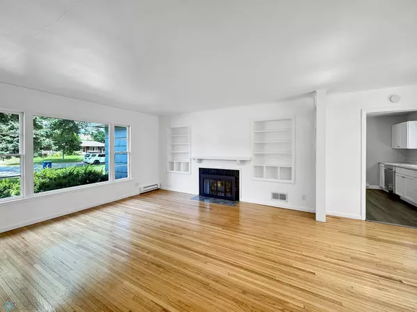 1323 10th AVE S, Moorhead, MN 56560