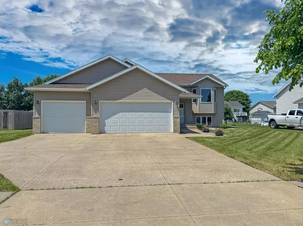 3337 Monroe ST S, Fargo, ND 58104