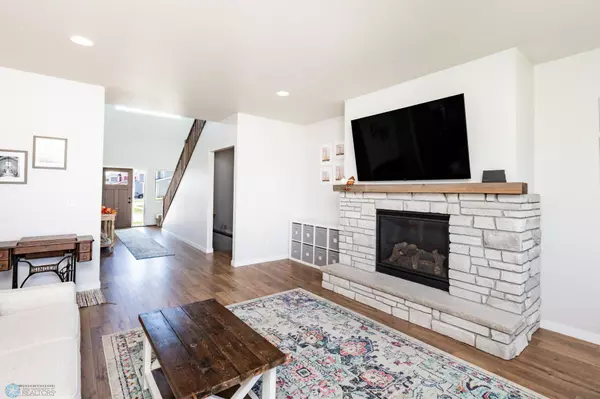 2270 14th ST W, Fargo, ND 58078