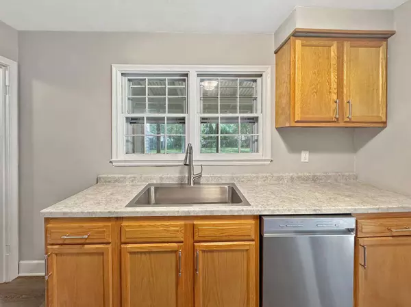 1020 11th ST S, Moorhead, MN 56560