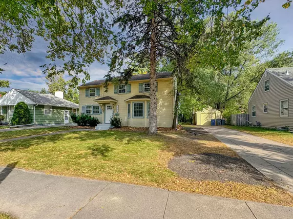 1020 11th ST S, Moorhead, MN 56560