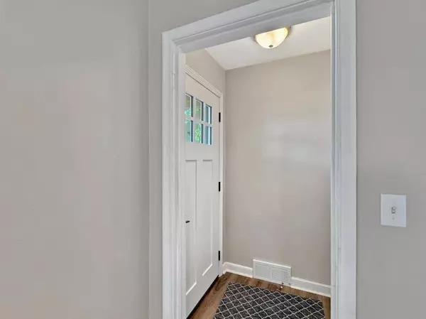 1020 11th ST S, Moorhead, MN 56560