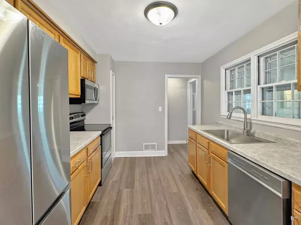 1020 11th ST S, Moorhead, MN 56560