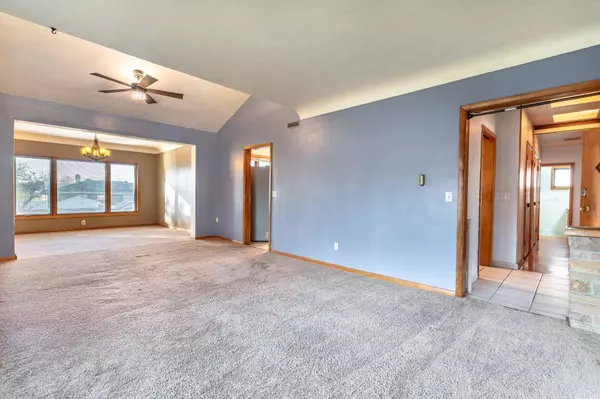 1015 11th AVE S, Moorhead, MN 56560