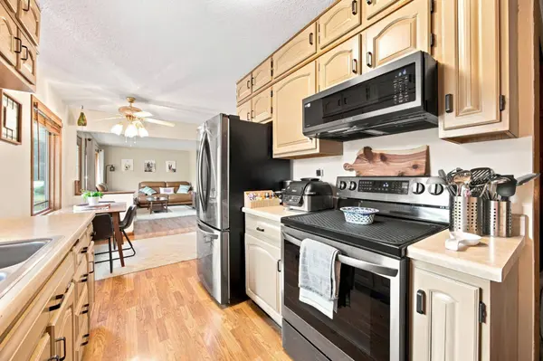 207 7th AVE E, West Fargo, ND 58078