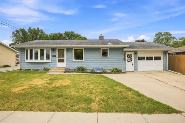 207 7th AVE E