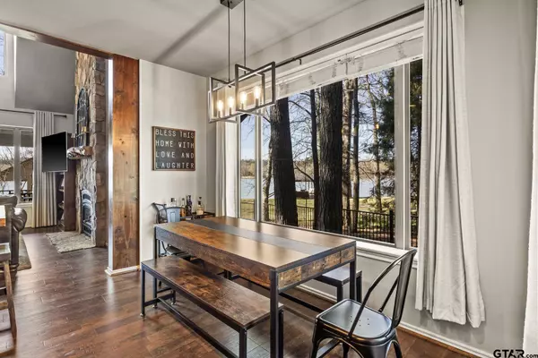 515 W Eagle Point Drive, Mt Vernon, TX 75457