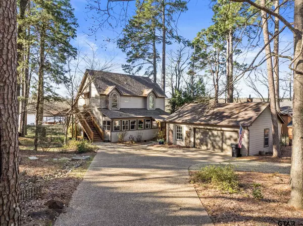 515 W Eagle Point Drive, Mt Vernon, TX 75457