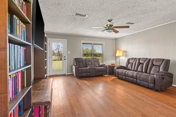 688 County Road 4810, Mount Pleasant, TX 75455