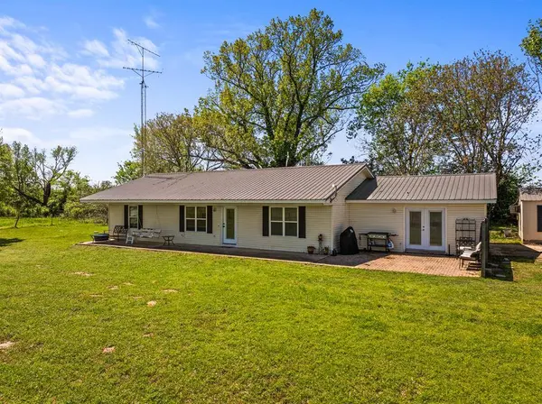 688 County Road 4810, Mount Pleasant, TX 75455