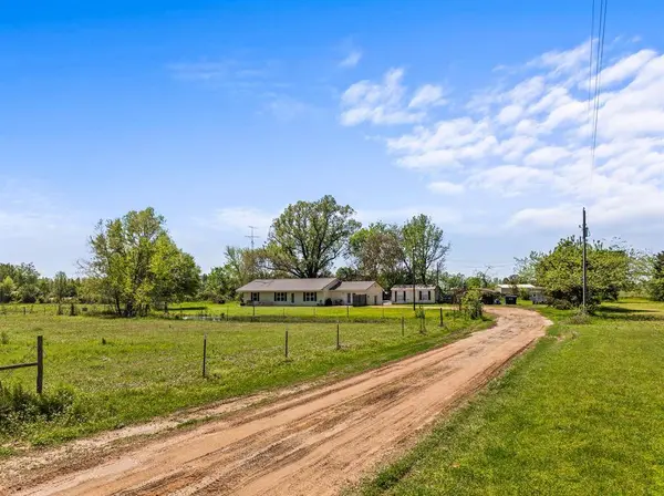 688 County Road 4810, Mount Pleasant, TX 75455