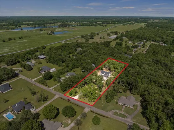 1013 Silver Lake Circle, Mount Pleasant, TX 75455