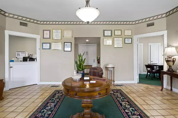 207 W 3rd Street, Mount Pleasant, TX 75455