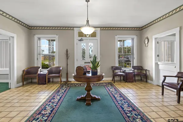 207 W 3rd, Mt Pleasant, TX 75455