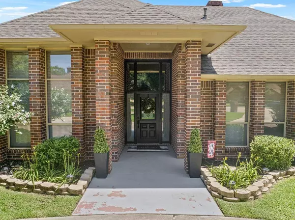 1802 Hogan Lane, Mount Pleasant, TX 75455