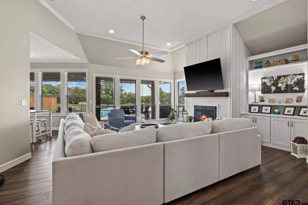 1802 Hogan Lane, Mt Pleasant, TX 75455