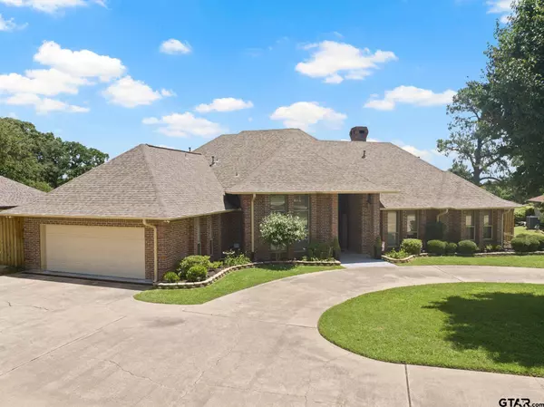 1802 Hogan Lane, Mt Pleasant, TX 75455