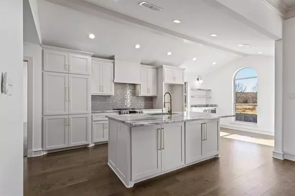 3008 Masters Drive, Mount Pleasant, TX 75455