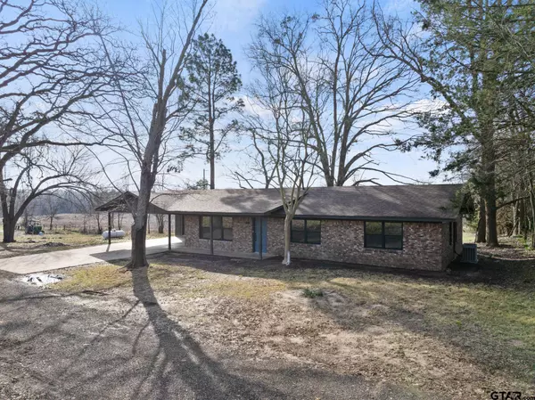 10 County Road 3357, Omaha, TX 75571