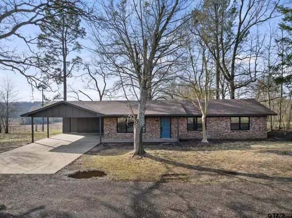 10 County Road 3357, Omaha, TX 75571