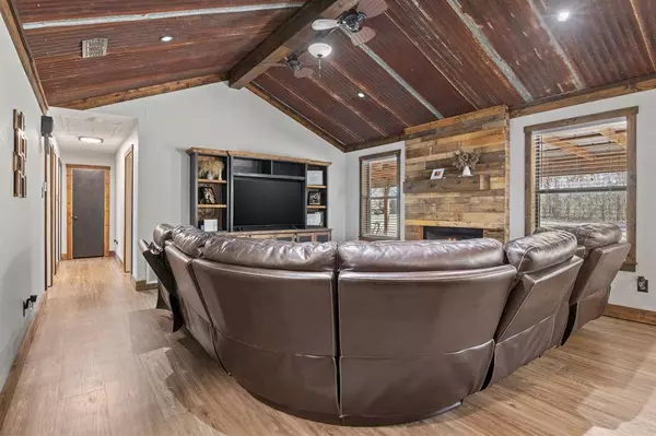 1175 County Road 1535, Mount Pleasant, TX 75455