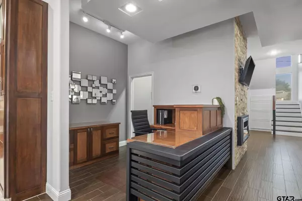 802 N Jefferson, Mt Pleasant, TX 75455