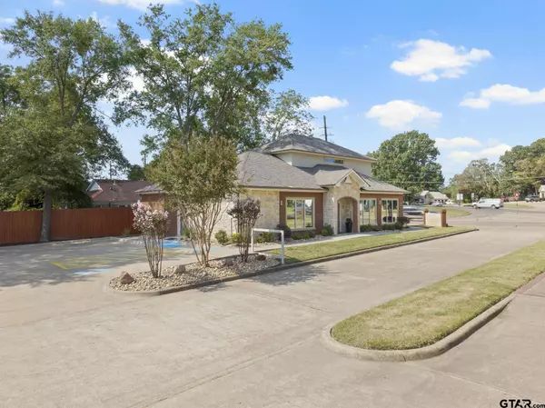 802 N Jefferson, Mt Pleasant, TX 75455